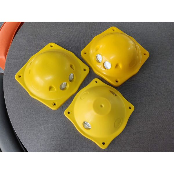 Yellow ABS Plastic Road Stud Pavement Marker with 170*170*45mm 173*173*65mm 200*200*70mm Sizes for Traffic Safety