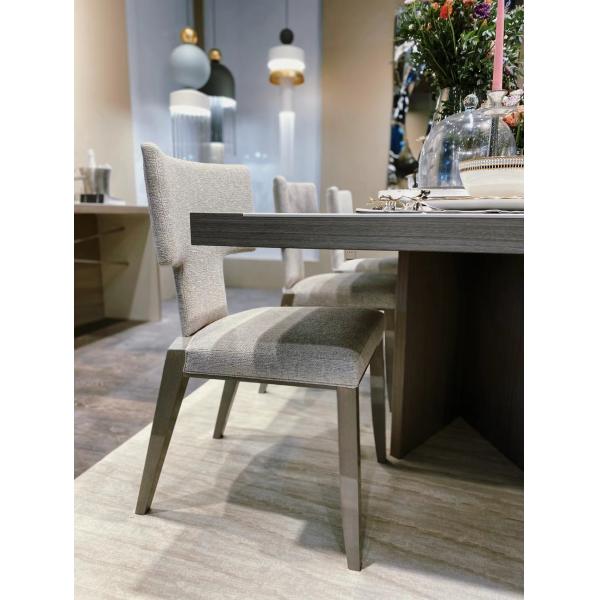 Estofamento econômico que janta cadeira do restaurante do hotel do espaldar do arco da cadeira a meia