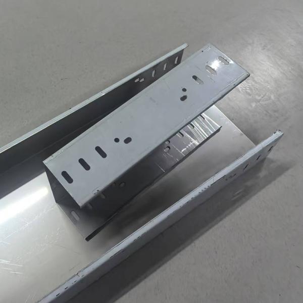 50 mm-1000 mm Alturas de bandejas de cable de acero de aleación de alambre de metal con resistencia al fuego no combustible