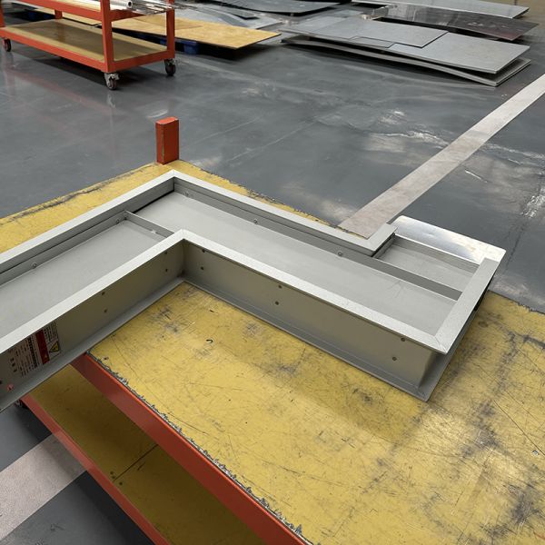 Enchufe de enchufe cerrado impermeable y resistente al fuego para conducto de barra colectora densa