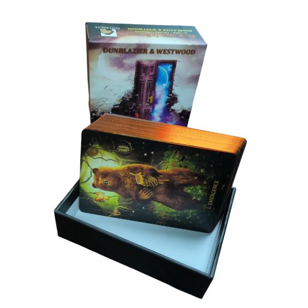 3.5' X 5' 350GSM C2S Карты и руководство Книга печать с матовой ламинации и 2,5 мм серой картон фольгированной верхней / нижней коробки