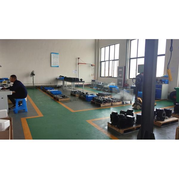 Triple Cartridges Black Hydraulic Cylinder Pump For Plastic Machinery