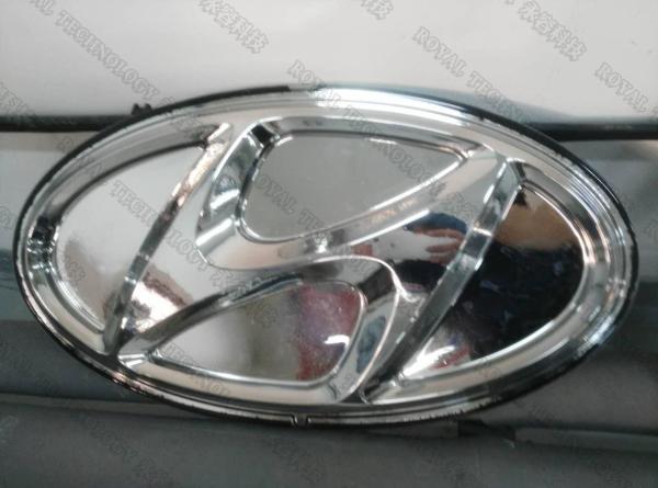 Vácuo de Pvd Chrome que metaliza o logotipo automotivo da máquina que croma a orientação vertical