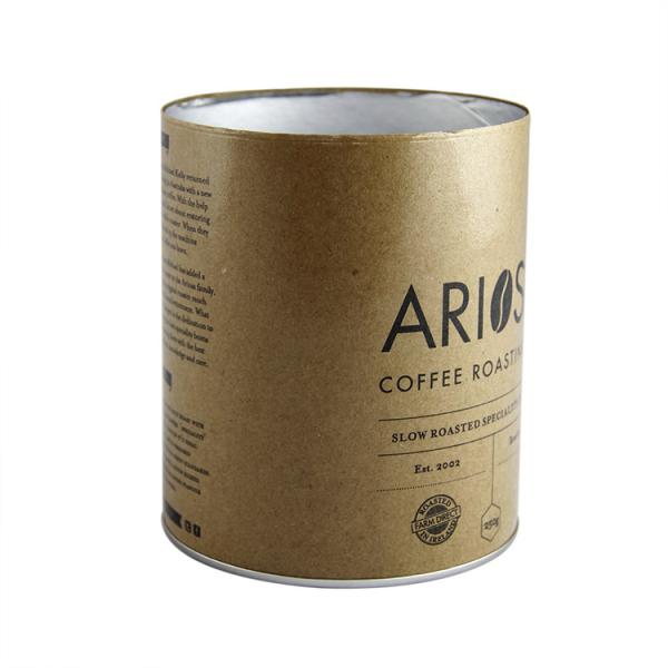 Tubo recicl do papel do cartão de Brown que empacota para o presente, o t-shirt e o chá