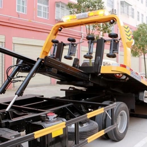 4 Tons Flat Bed Recovery Truck 4X2 Wheel Lift Road Wrecker Tow Trucks in Myanmar