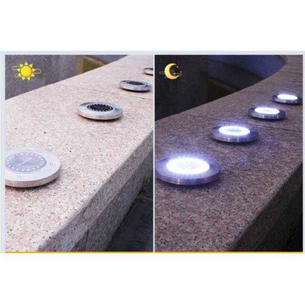 Garden Yard Decorative Solar Flood Lights with IP-65 LED Light Source and Solar Power