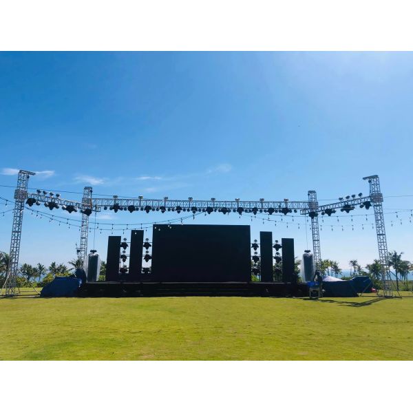 500x500mm Indoor Outdoor Giant Stage Background Led Video Wall P2.6 P2.9 P3.91 Seamless Splicing Rental LED Display Screen