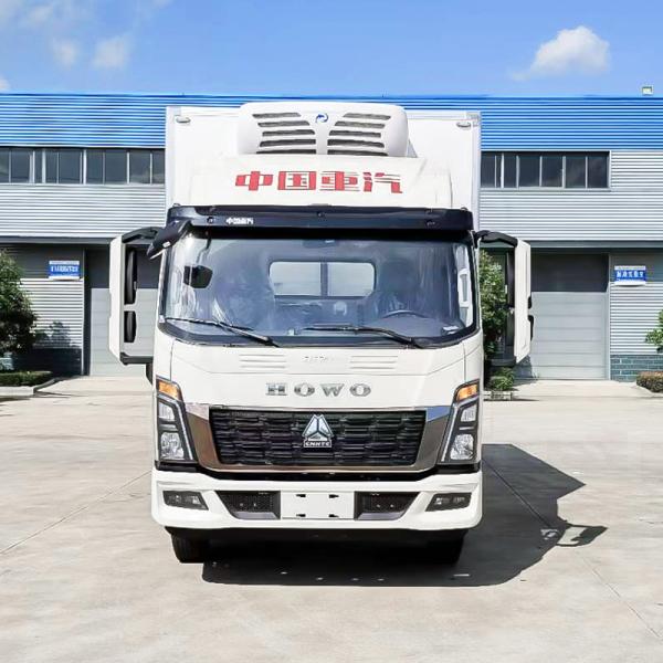 Howo 4x2 Refrigerated Truck Wide Body Automatic Transmission 4000x2100x2100 mm Box Dimensions Gross Vehicle Weight ≤5T