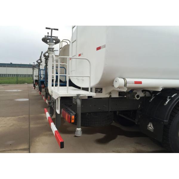 Тележка брызг воды Синотрук Хово 4кс2 6кс4 10000Л