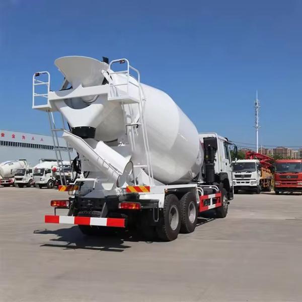 Construction Concrete Mixer Truck With Core Engine Component