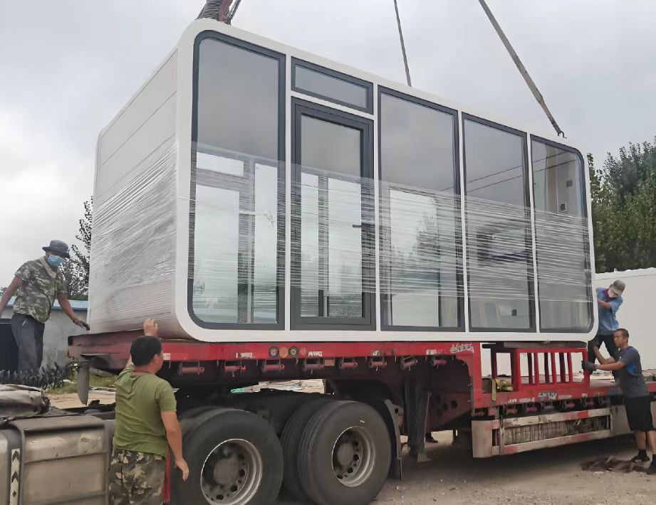 Luxury Modern Apple Cabin Small Prefabricated Home Apple Cabin for Outdoor Living