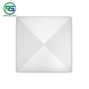 O grampo perfurado 0.8mm decorativo resistente do tempo no teto do metal telha o