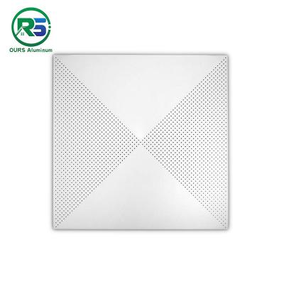 O grampo perfurado 0.8mm decorativo resistente do tempo no teto do metal telha o alumínio