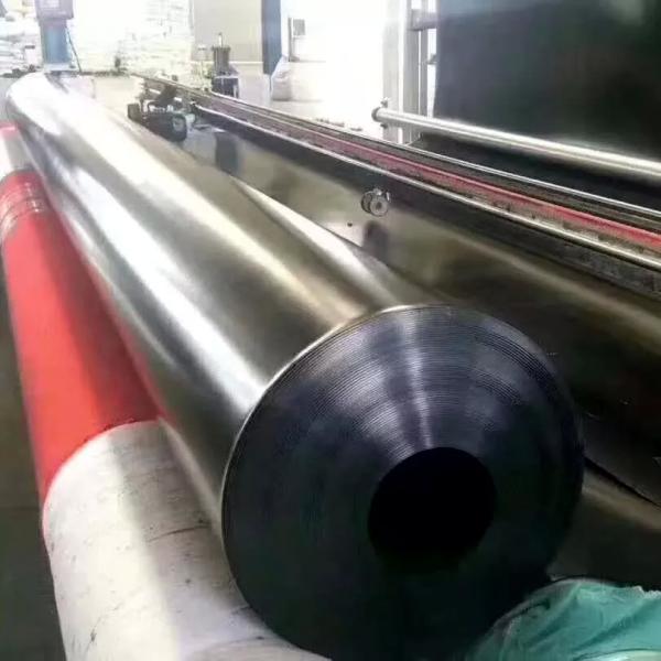 Feuille de géomembrane en polyéthylène noir HDPE de 1 mm, revêtement de lagune anti-infiltration