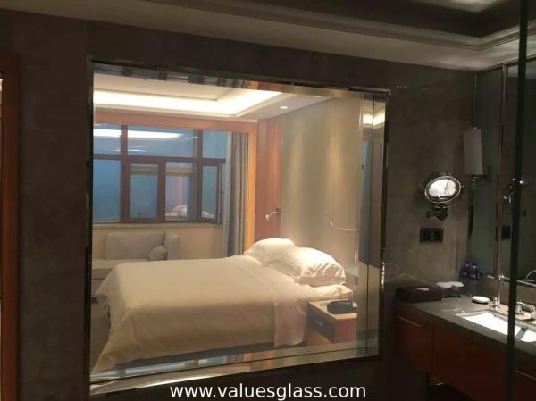 Bathroom Privacy Shower Glass Switchable Smart Glass 50000 Hours Life Time