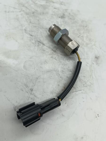Engine Excavator Electrical Parts Speed Sensor Switch MC849577 MC845235 479748-0620