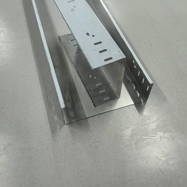 50 mm-1000 mm Alturas de bandejas de cable de acero de aleación de alambre de metal con resistencia al fuego no combustible