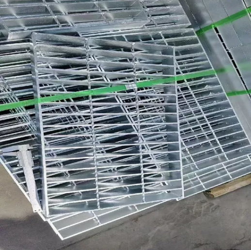Hot Dipped Galvanized Steel Grating Walkway for Bathroom Floor Drainage Lightweight and Economical