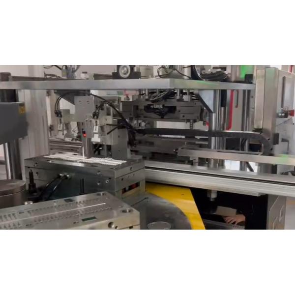 Blood Lancet Needle Placement And Injection Moulding Machine