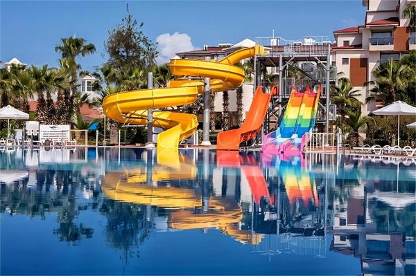 Parque aquático de diversões para crianças ao ar livre Piscinas de natação