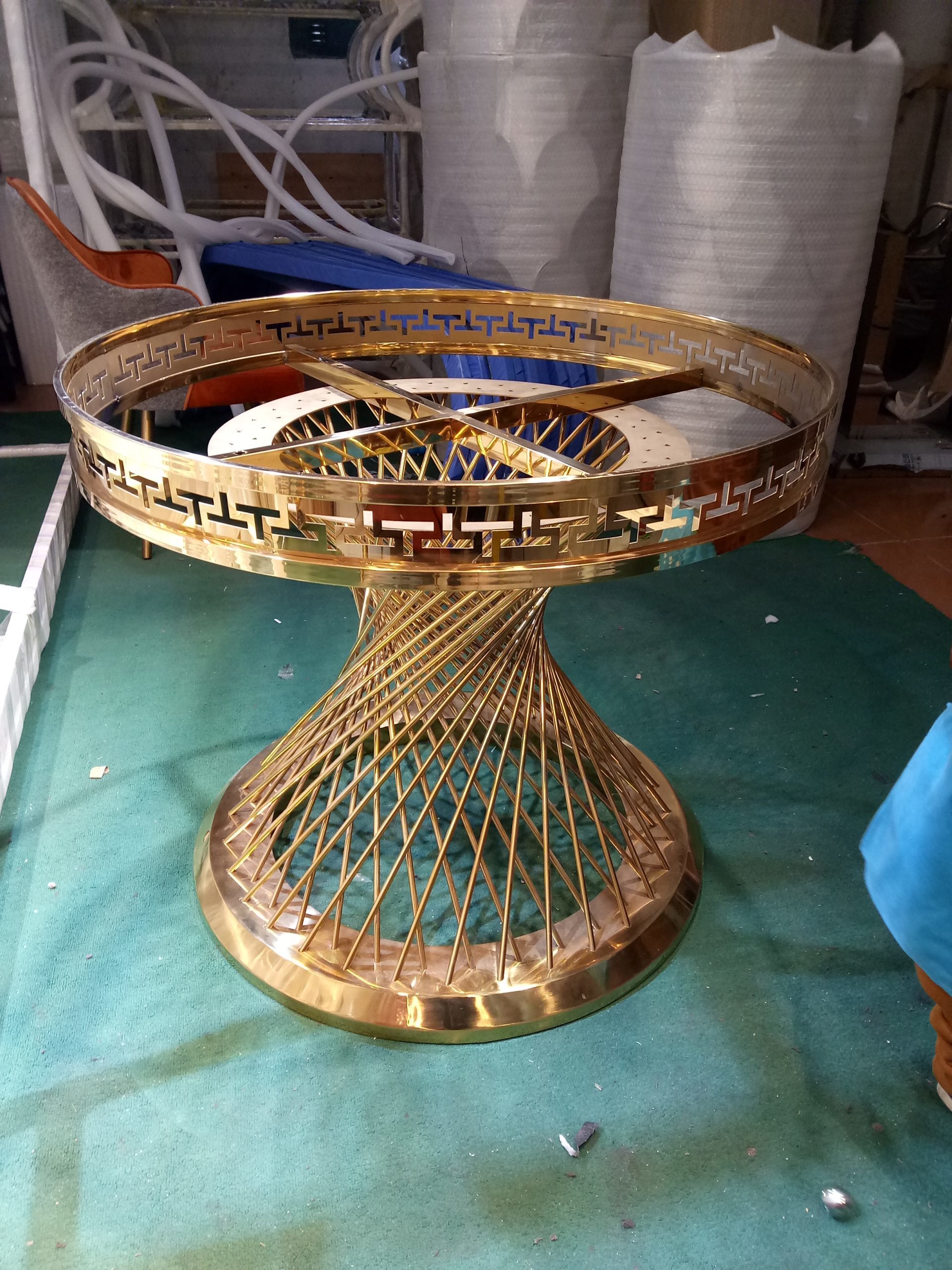WENDING Gold Spiral Rod-Woven Greek Key Rim Round Cake Stand – Royal Tray Display Pedestal