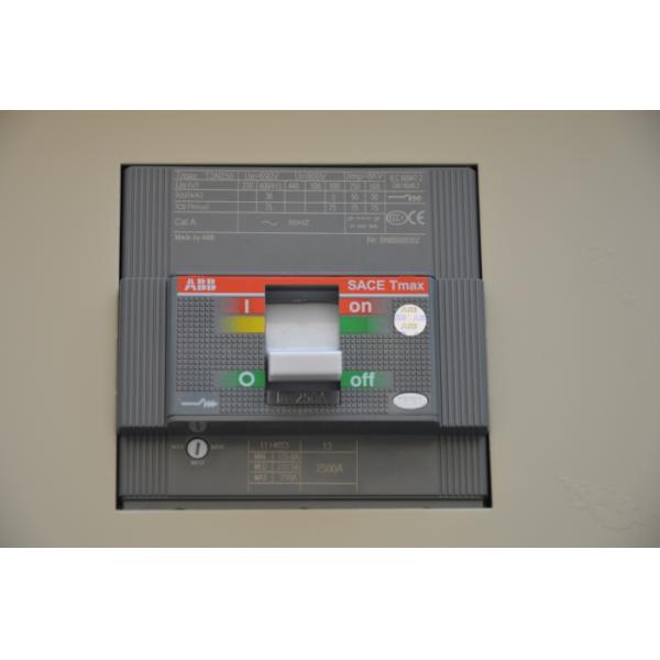 240KW Big Capacity Automatic Solar Charge Controller LCD Screen And LED Indicators