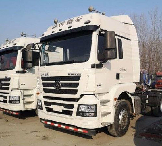 350hp 3 Seats Shacman Used Tractor Truck 4X2 Diesel Fuel 2017 Year