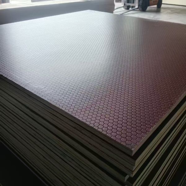 Reusable Anti Slip Phenolic Plywood Weather Resistant Construction Shuttering Plywood 18mm