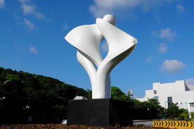 Verniz branco do cozimento da grande escultura exterior do metal para a decoração do parque