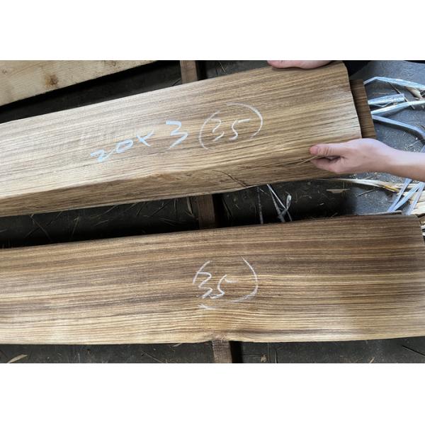 四分の一は黒いラインが付いている自然なビルマのチークのベニヤを切った