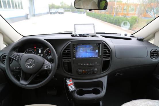 Medical Mercedes Benz Ambulance Gasoline 7 Seats 4×2 White