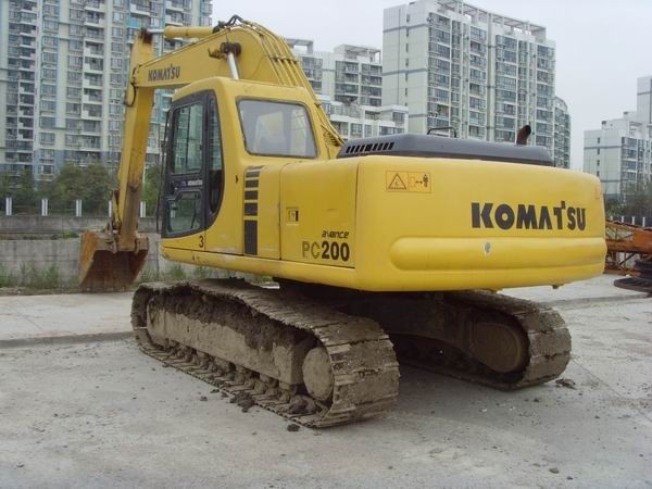 Le Japon a employé KOMATSU que le long seau de la tonne 0.8cbm de l'excavatrice