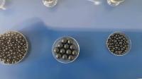 Noir / gris SI3N4 boules en céramique Matériau durable pour l'industrie