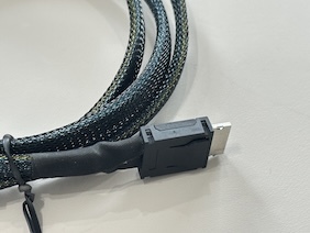 SFF-8654 8i to SFF-8654 8i High-Speed Mini SAS HD Connector Cable, 1.0 m 32AWG 85 Ω Braided Assembly