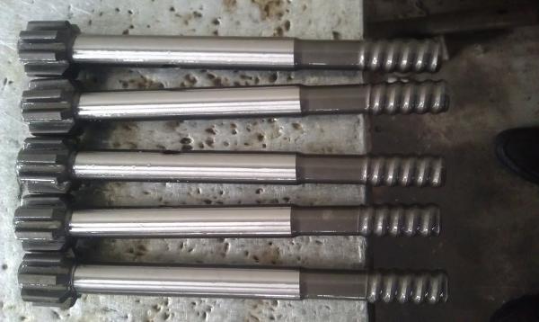 Linha de Rod de broca Rod da rocha da elevada precisão R25 R28 R32 com comprimento de 610 - de 6400mm
