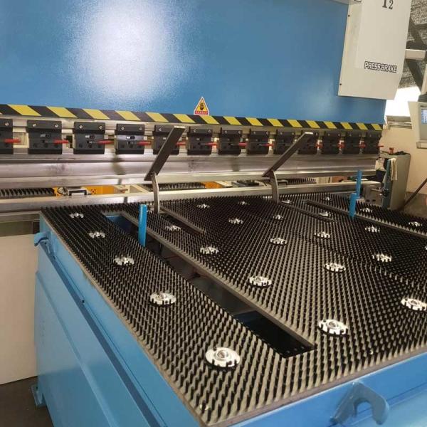 Full Automatic Press Brakes 100T3200MM Hydraulic With Lifting Platform