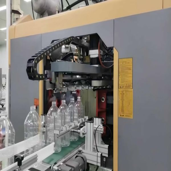 Fully Automatic PET Plastic Water Bottle Molding Machine For Pure Water Production
