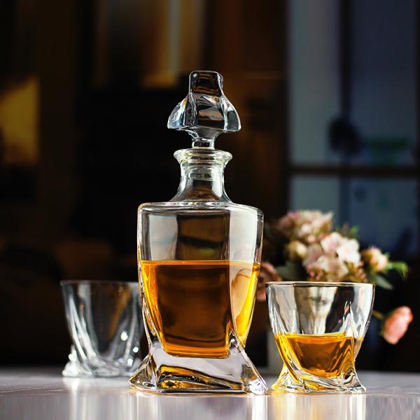 500ml Cork Screw Both Sealing Type Glass Bottle for Engraved Hot Stamping Whiskey Vodka