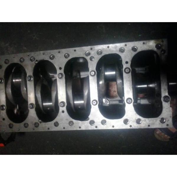 6HK1 Cylinder Head and Diesel Engine Cylinder Block for in Manufacturing Plant