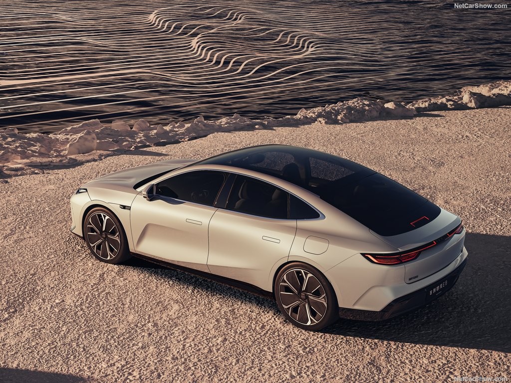 Geely Galaxy E8 Ev Электромобиль 2024 550Kw Max Новый энергетический автомобиль Седан с одним двигателем При 190 км/ч Максимальная скорость