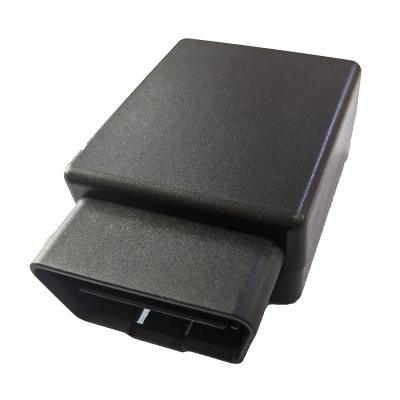 Conector macho OBD2 com o Obd que abriga a ferramenta diagnóstica Obd2