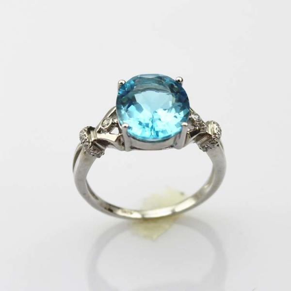 925 Silver Ring  9mmx11mm Oval Purple Cubic Zircon Gemstone Ring (R244)