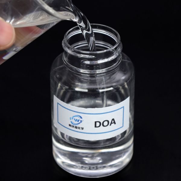 Cold Resistance Dioctyl Adipate DOA Plasticizer Low Volatility For PVC Cable And Wire