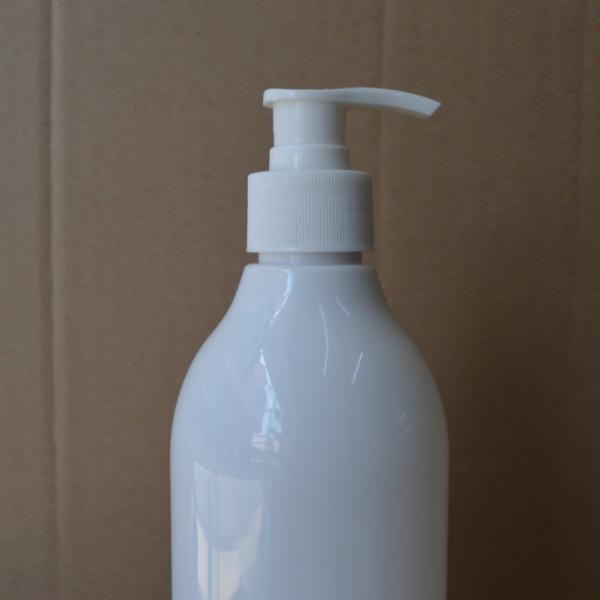 PET 500 ml empty shampoo bottle in white color