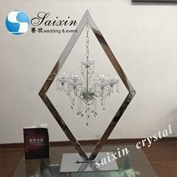 Novo estilo quente para a peça central do casamento cristal ouro candelabra mesa de decoração lustres porta-velas com suporte