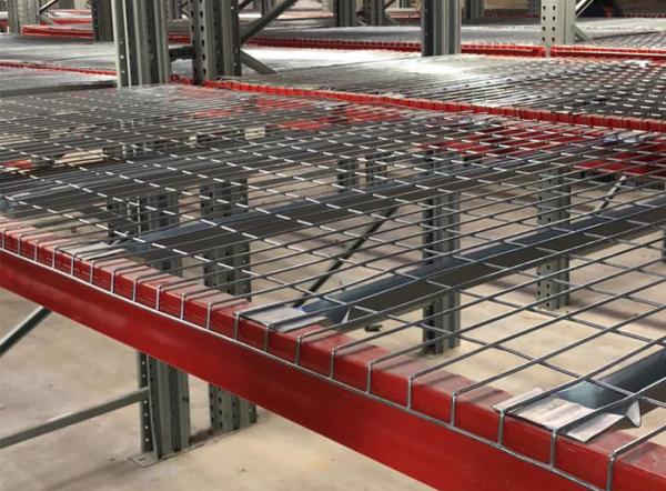 Teardrop Upright Heavy Duty Pallet Racks Corrosion Protection With Wire Decking