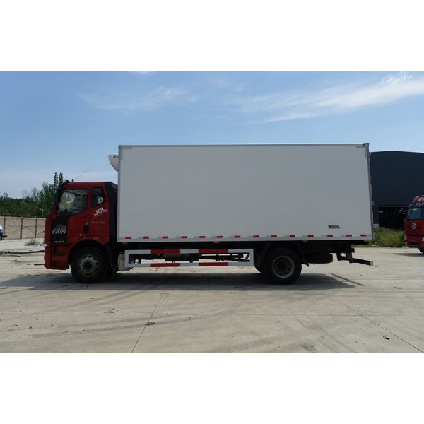 Hot Sale FAW 10t-15t 7.5meters Freezer Transport Refrigerated Refrigerator Van Truck