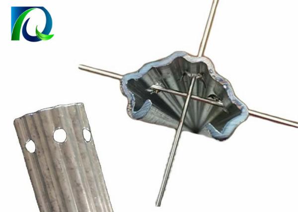 54x30MM Table Grape Trellis Systems Galvanised Steel Posts With N Shaped Holes