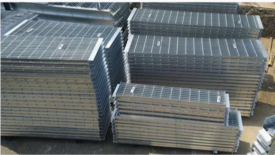 Hot-DIP Galvanized Stainless Steel Grating for High Load-Bearing and Corrosion Resistant Outdoor Walkways