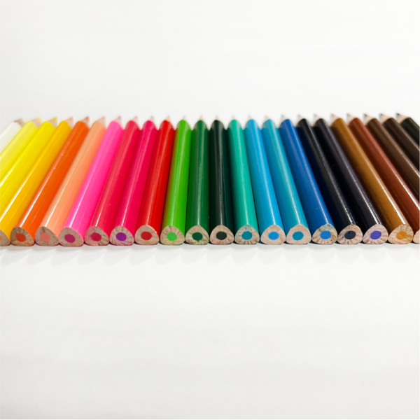 Facoty Price 3.5 Inch 24 Colors Non-toxic Short Kid Drawing Tools Set Wood Triangle Color Pencil